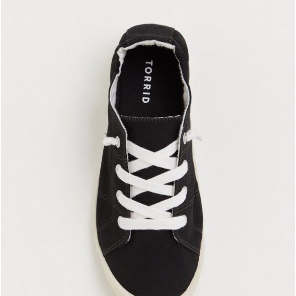 Torrid Riley Ruched wide sneaker - Picture 2 of 7